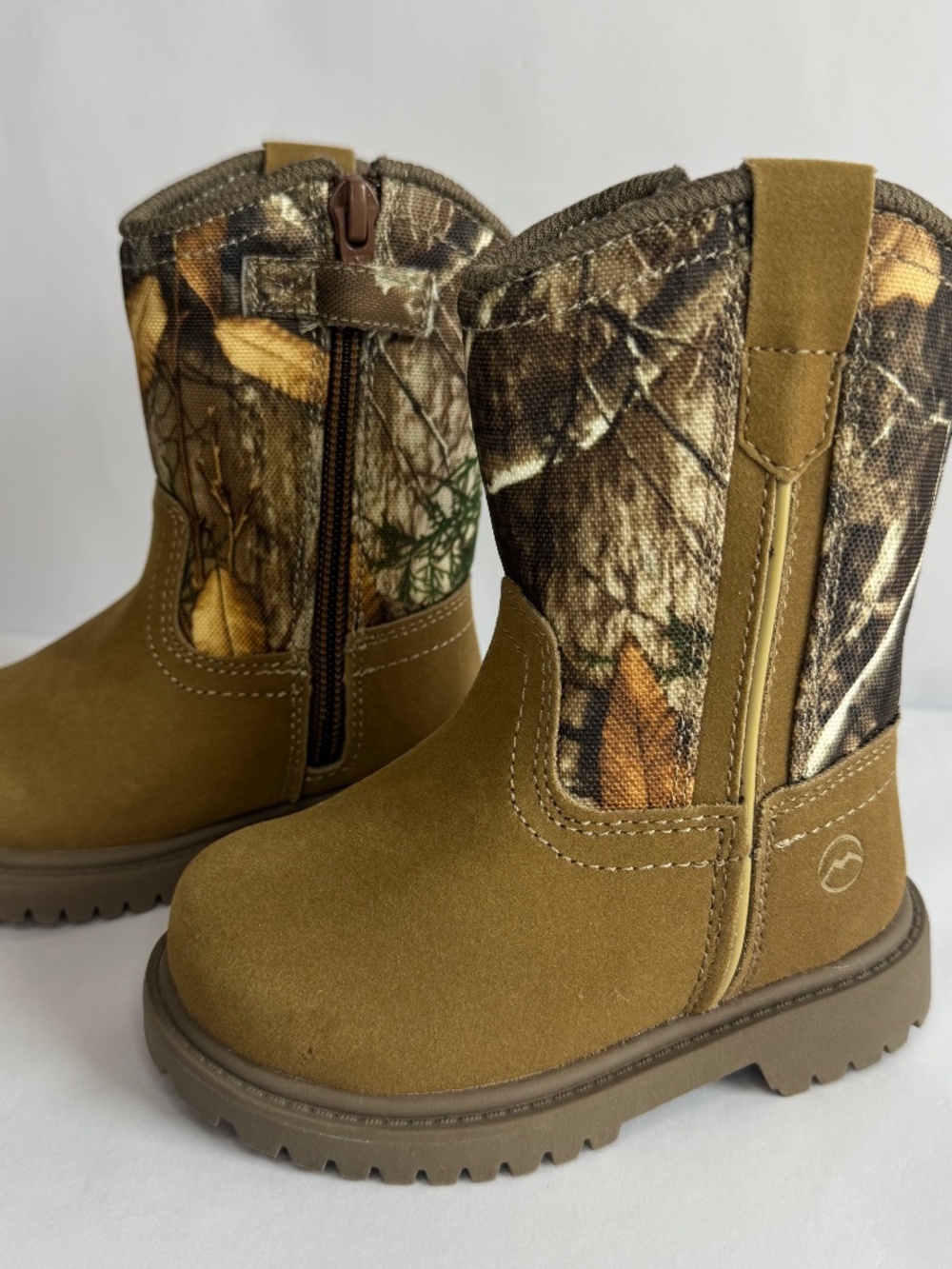 Magellan Outdoors Camo Hunting Boots Toddler Size 6D Waterproof All Terrain